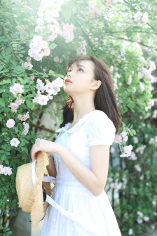 女子被两闺蜜PUA8年骗走百万